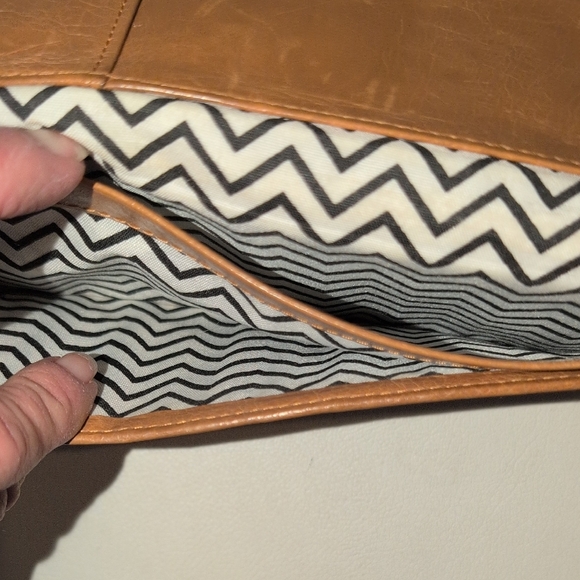 Tan HOBO Leather Wallet - Picture 4 of 14